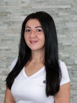 Marina, Physiotherapeutin